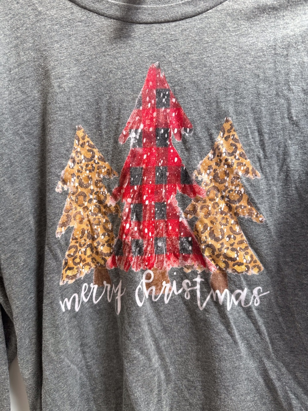 Women’s Gray 'Merry Christmas' Holiday Tee with Plaid & Leopard Trees size L